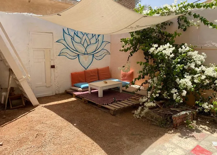 Courtyard Eel Garden بيت للعطل دهب