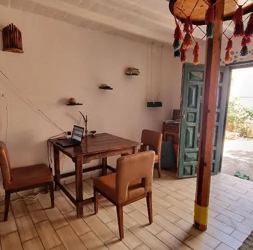 بيت للعطل Courtyard Eel Garden دهب